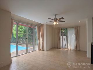 For rent 4 bed house in Huai Khwang, Bangkok