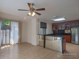 For rent 4 bed house in Huai Khwang, Bangkok