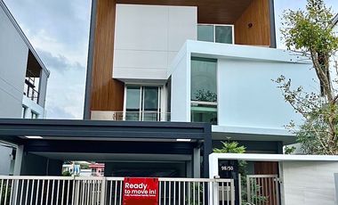 Casa en alquiler y en venta de 3 habitaciones en Saphan Sung, Bangkok