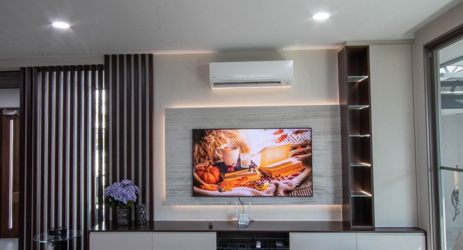 For rent and for sale 3 bedrooms house in Saphan Sung, Bangkok