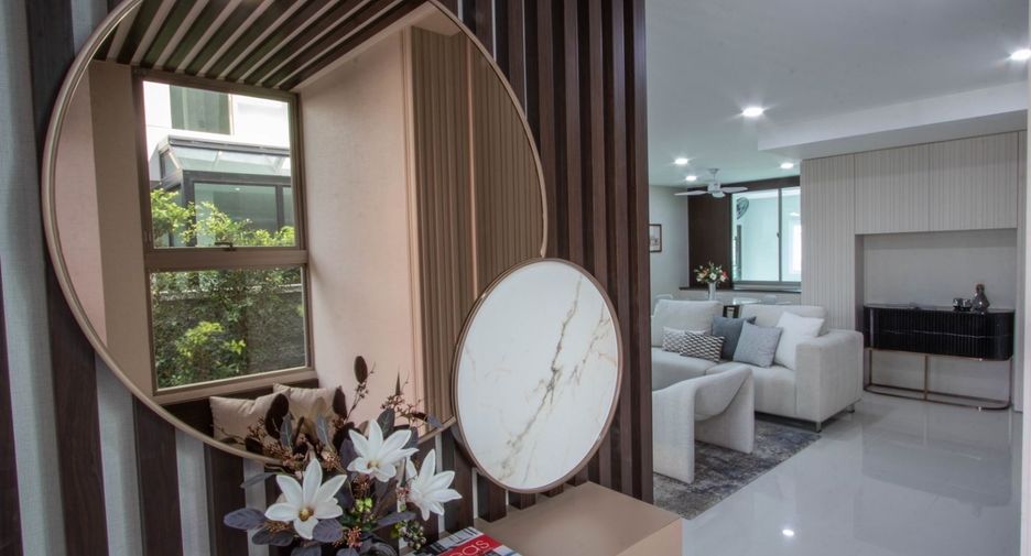 For rent and for sale 3 bedrooms house in Saphan Sung, Bangkok