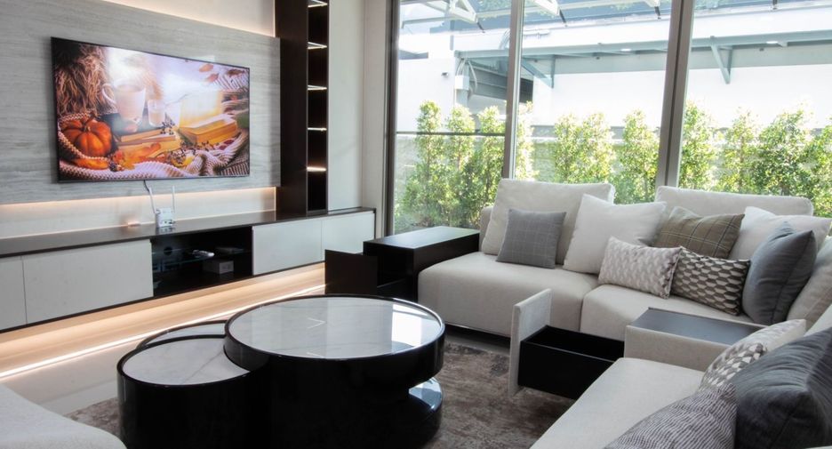 For rent and for sale 3 bedrooms house in Saphan Sung, Bangkok