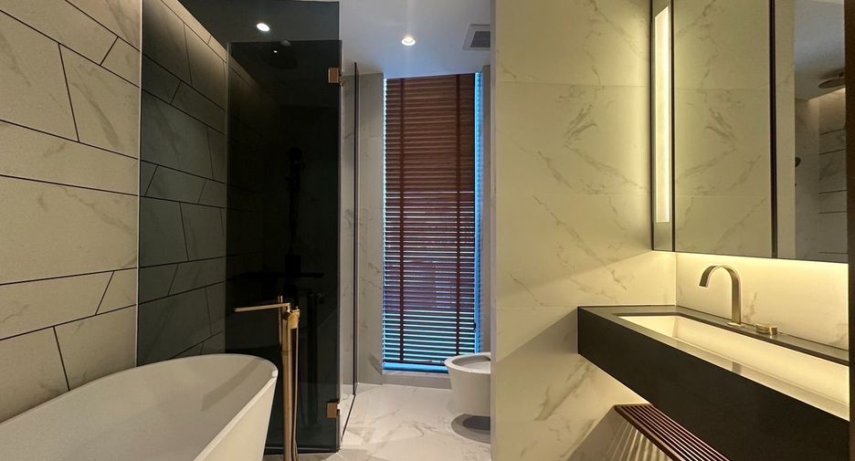 Condo en alquiler de 2 habitaciones en Khlong Toei, Bangkok