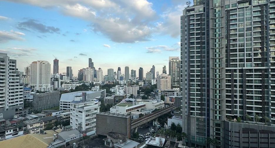 Condo en alquiler de 2 habitaciones en Khlong Toei, Bangkok