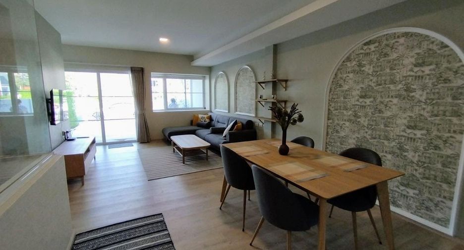 For rent 3 bedrooms townhouse in Prawet, Bangkok