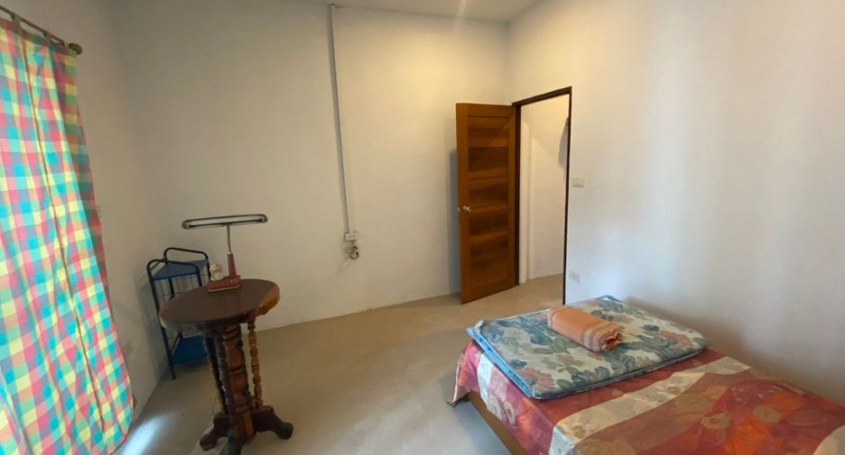 For sale 3 bedrooms retail Space in Bang Phlat, Bangkok