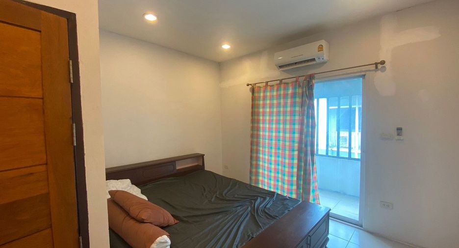 For sale 3 bedrooms retail Space in Bang Phlat, Bangkok