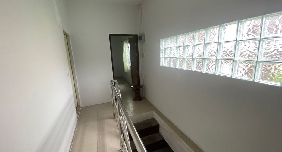For sale 3 bedrooms retail Space in Bang Phlat, Bangkok