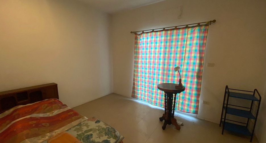 For sale 3 bedrooms retail Space in Bang Phlat, Bangkok