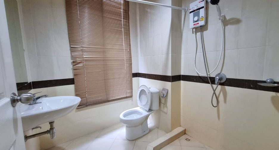 Reihenhaus zur Miete mit 3 Zimmer in Yan Nawa, Bangkok