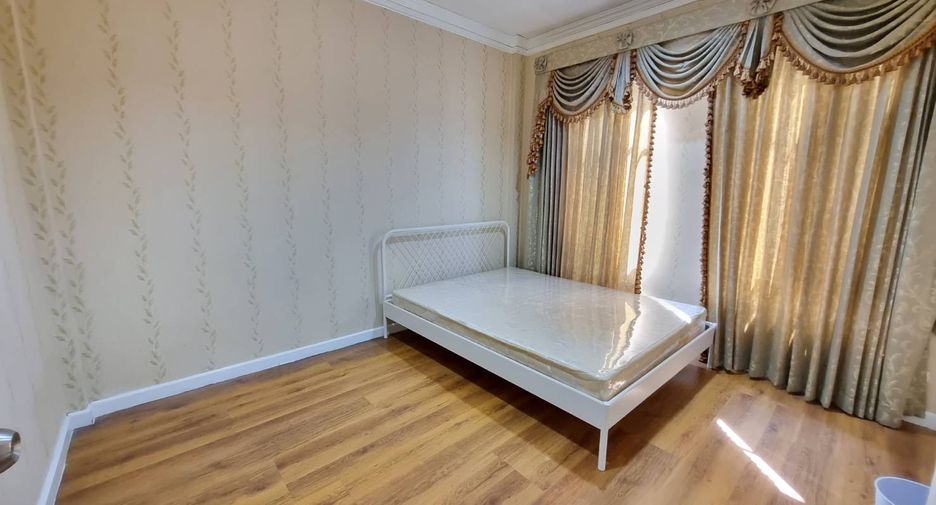 Reihenhaus zur Miete mit 3 Zimmer in Yan Nawa, Bangkok