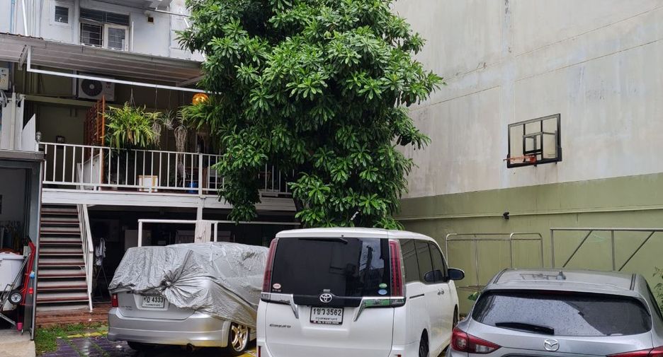 Gewerbefläche zum Kauf mit 5 Zimmer in Saphan Sung, Bangkok