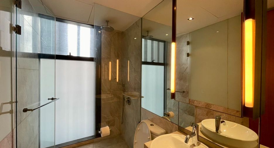 For rent 3 bedrooms condo in Sathon, Bangkok