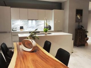 Condo en alquiler de 2 habitaciones en Bang Kho Laem, Bangkok