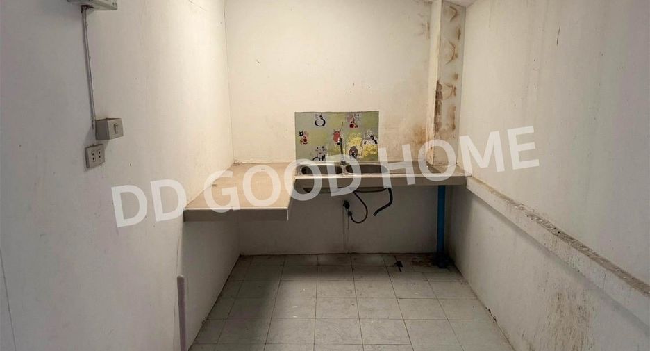 For sale 3 bedrooms townhouse in Mueang Nongbua Lamphu, Nong Bua Lamphu