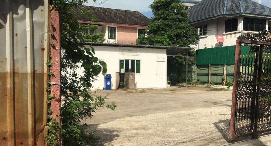 Grundstück zum Kauf in Watthana, Bangkok