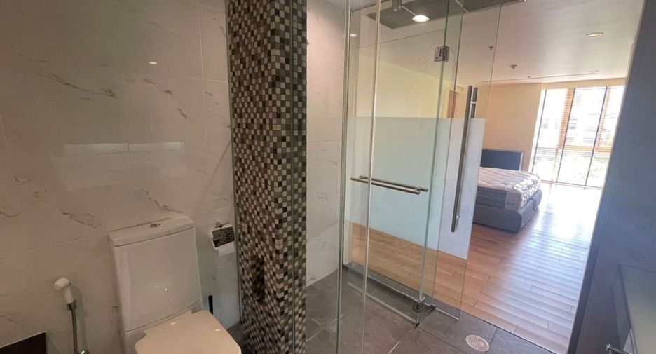 For rent 2 bedrooms condo in Sathon, Bangkok