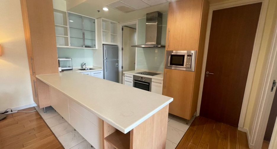 For rent 2 bedrooms condo in Sathon, Bangkok