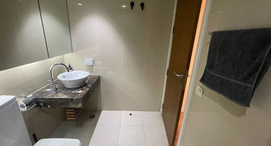 For rent 2 bedrooms condo in Sathon, Bangkok