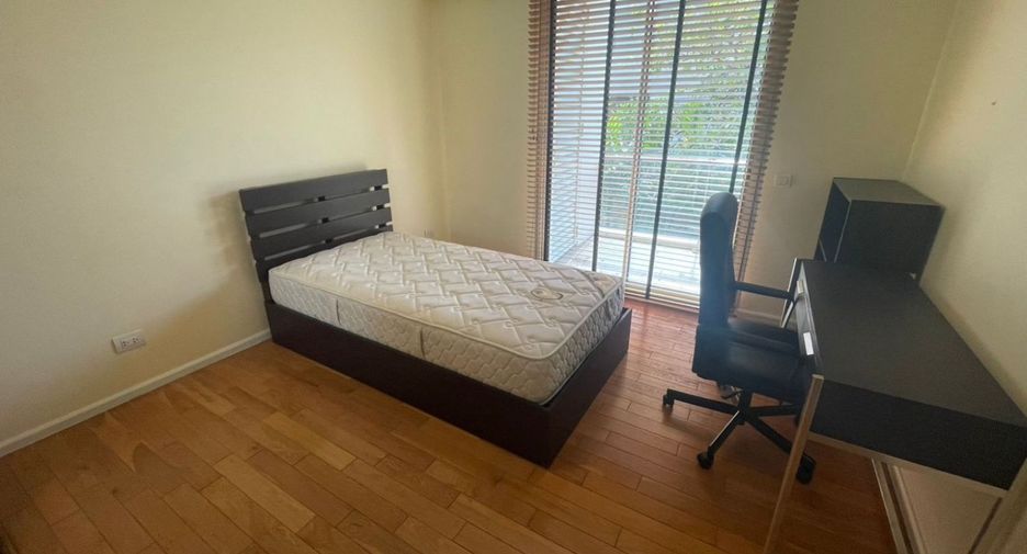 For rent 2 bedrooms condo in Sathon, Bangkok