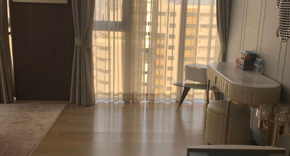 À vendre 3 chambres condo à Khlong Toei, Bangkok