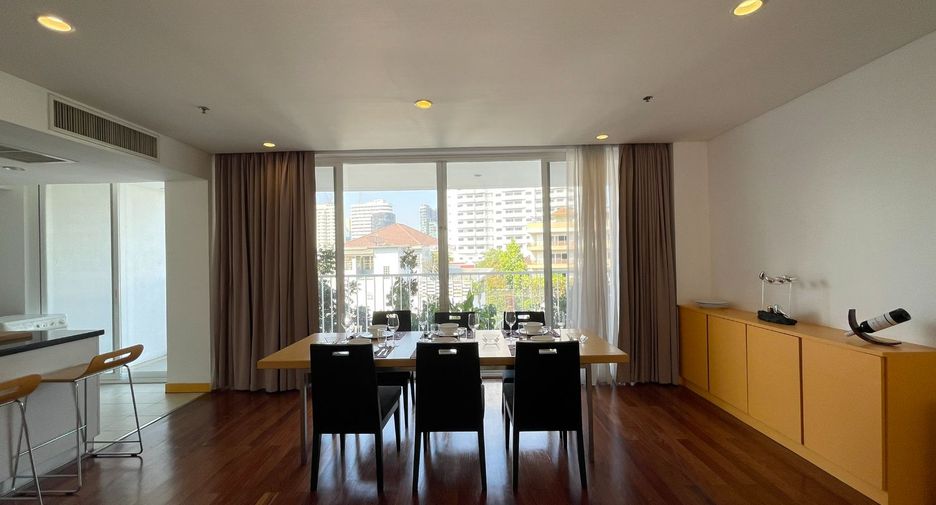 Apartamento en alquiler de 4 habitaciones en Khlong Toei, Bangkok
