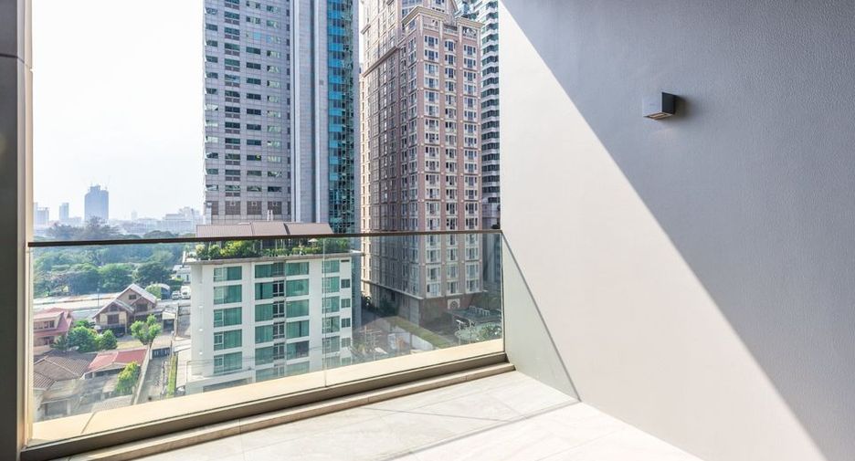 For rent and for sale 2 bedrooms condo in Pathum Wan, Bangkok