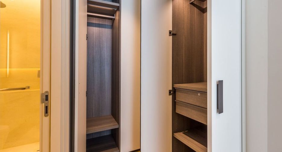 For rent and for sale 2 bedrooms condo in Pathum Wan, Bangkok