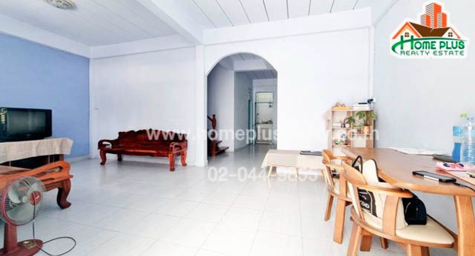 For sale 4 bedrooms townhouse in Lam Luk Ka, Pathum Thani