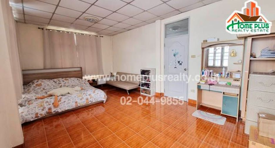 For sale 4 bedrooms townhouse in Lam Luk Ka, Pathum Thani