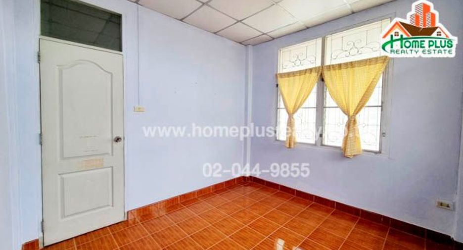 For sale 4 bedrooms townhouse in Lam Luk Ka, Pathum Thani