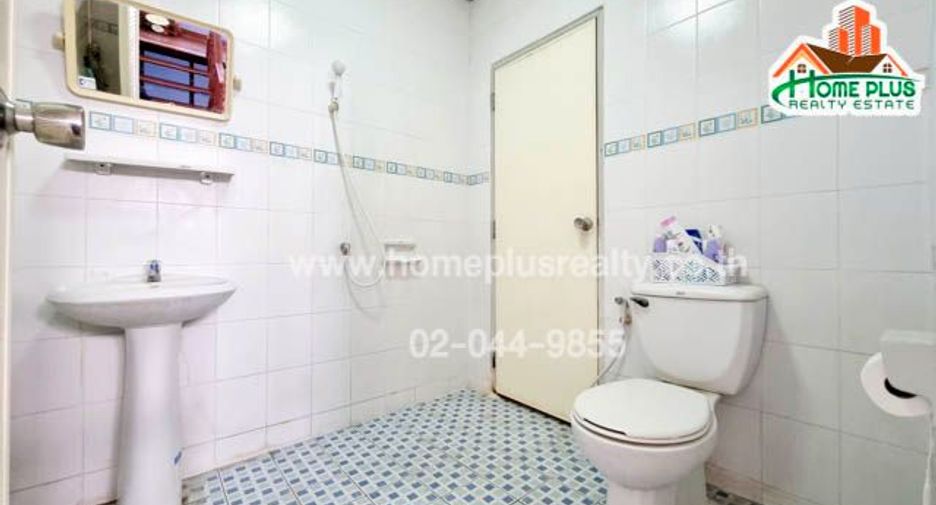 For sale 4 bedrooms townhouse in Lam Luk Ka, Pathum Thani
