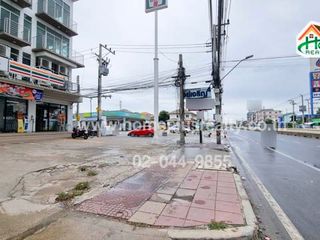 For sale 4 Beds townhouse in Lam Luk Ka, Pathum Thani