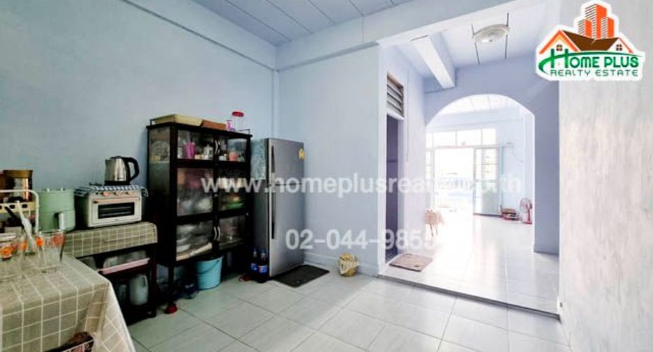 For sale 4 bedrooms townhouse in Lam Luk Ka, Pathum Thani