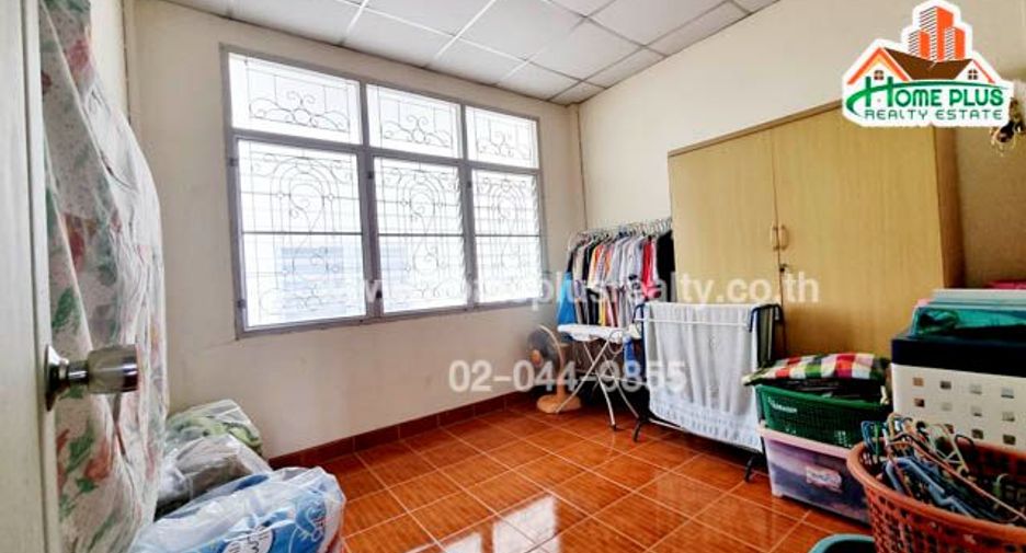 For sale 4 bedrooms townhouse in Lam Luk Ka, Pathum Thani