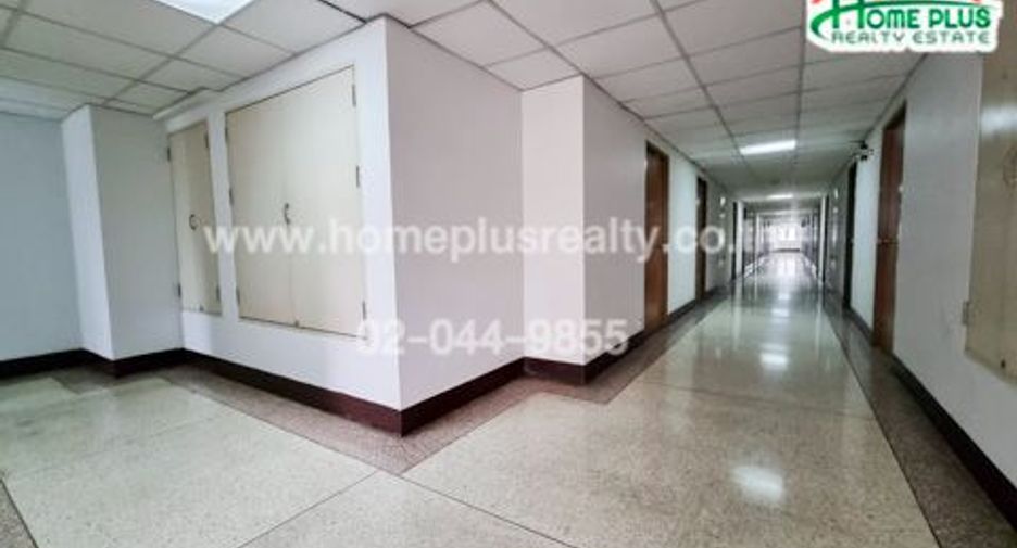 For sale 84 bedrooms apartment in Bang Kapi, Bangkok