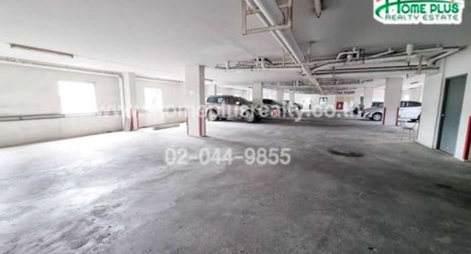 For sale 84 bedrooms apartment in Bang Kapi, Bangkok
