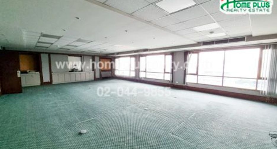 For sale 84 bedrooms apartment in Bang Kapi, Bangkok