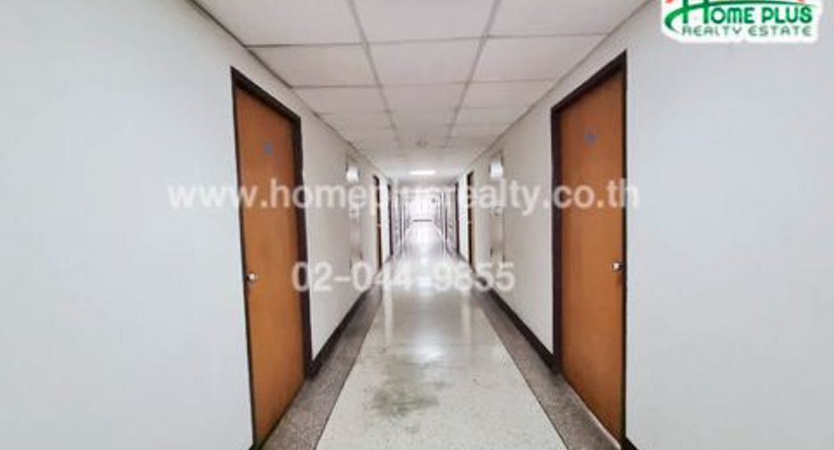 For sale 84 bedrooms apartment in Bang Kapi, Bangkok