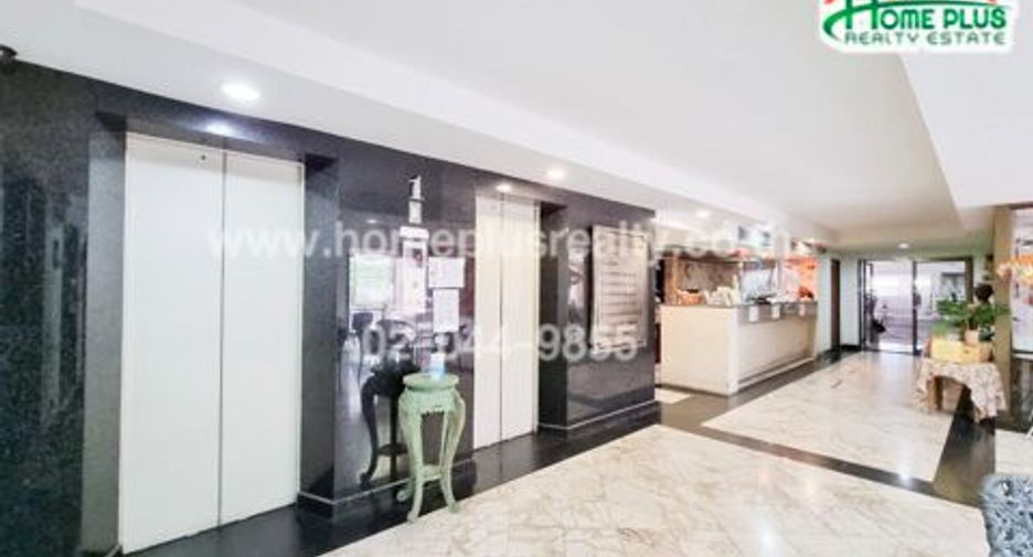 For sale 84 bedrooms apartment in Bang Kapi, Bangkok
