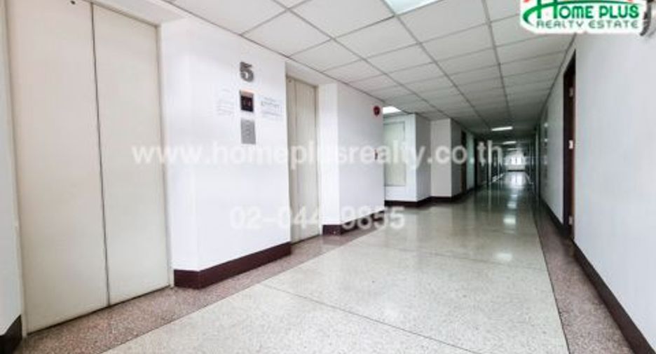 For sale 84 bedrooms apartment in Bang Kapi, Bangkok