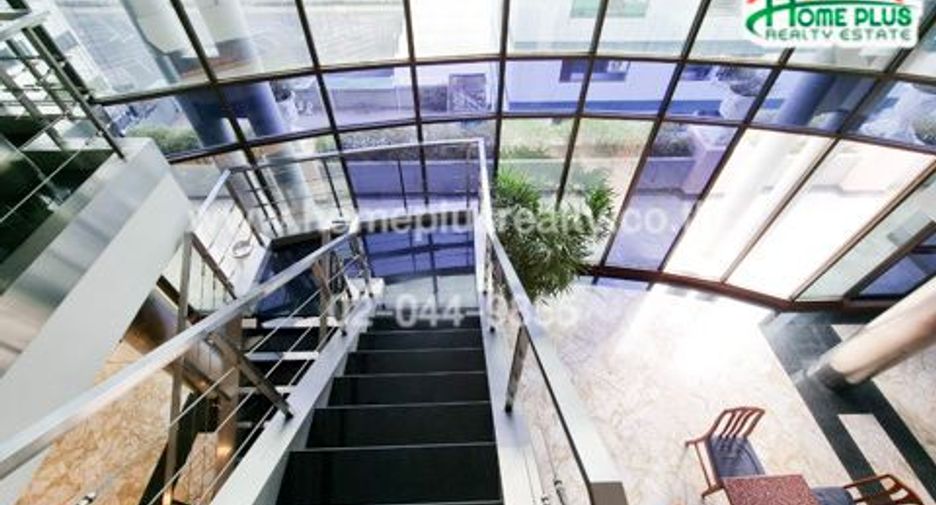 For sale 84 bedrooms apartment in Bang Kapi, Bangkok