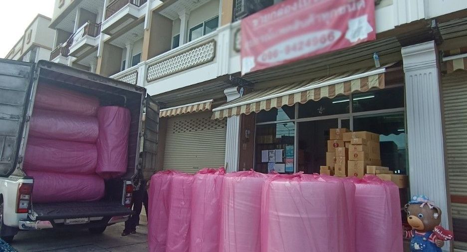 For sale 4 bed retail Space in Ban Bueng, Chonburi