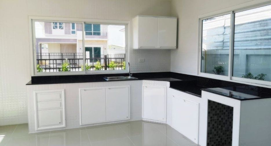For rent 4 bedrooms house in Phra Samut Chedi, Samut Prakan
