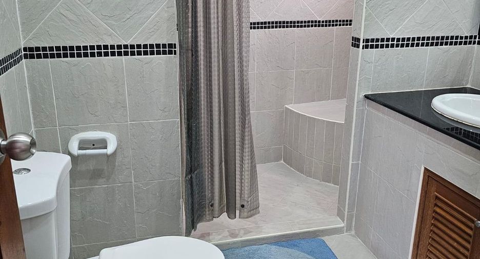 Haus zur Miete mit 4 Zimmer in Bang Lamung, Chonburi
