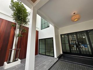 出售 4 卧室 联排别墅 在 Phuket Town, 普吉