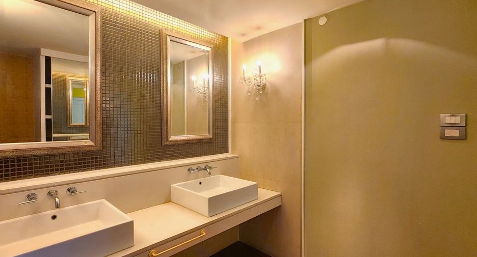 À louer et à vendre 3 chambres condo à Sathon, Bangkok