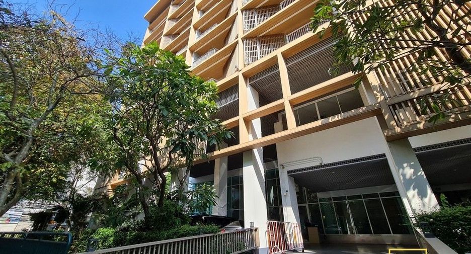 For rent 1 bed serviced apartment in Watthana, Bangkok