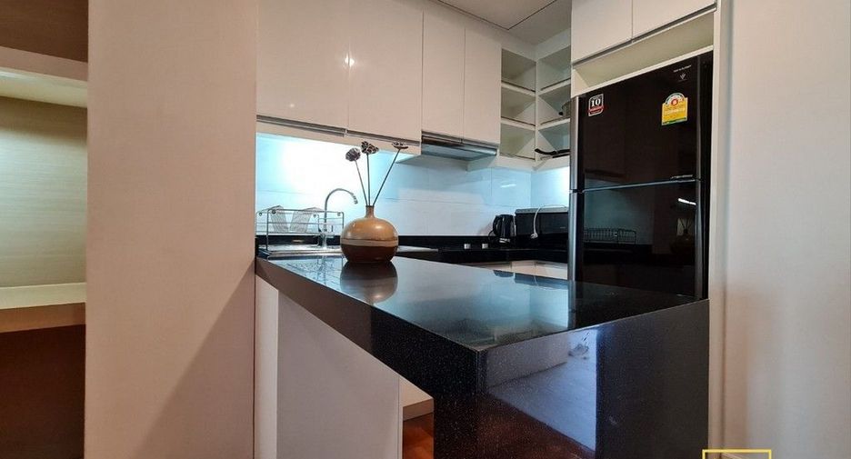 For rent 1 bed serviced apartment in Watthana, Bangkok