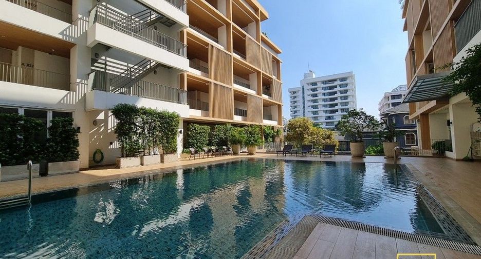 For rent 1 bed serviced apartment in Watthana, Bangkok